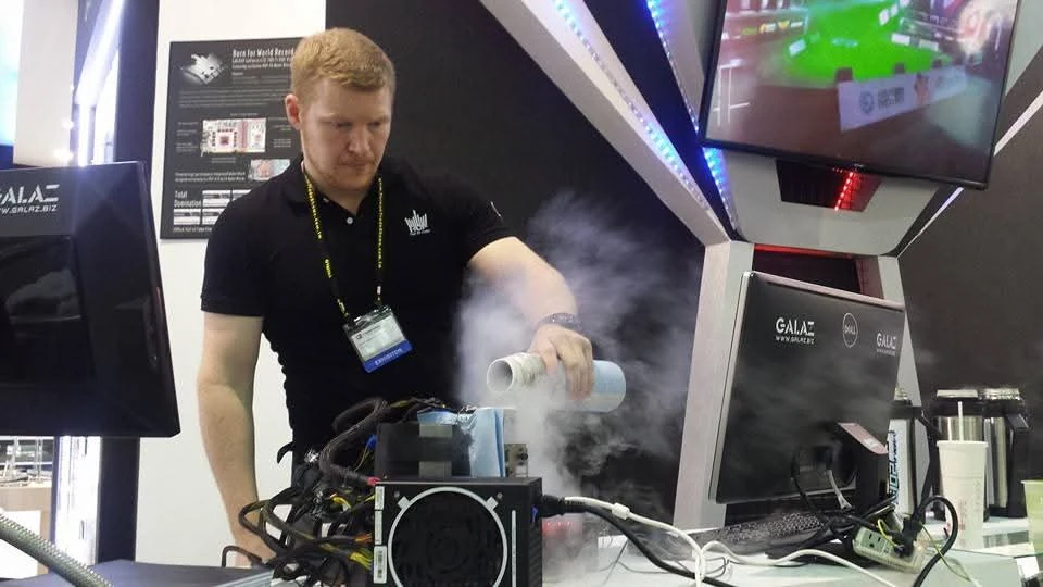 Petri Korhonen pouring liquid nitrogen at the GALAX Overclocking Carnival in Taiwan